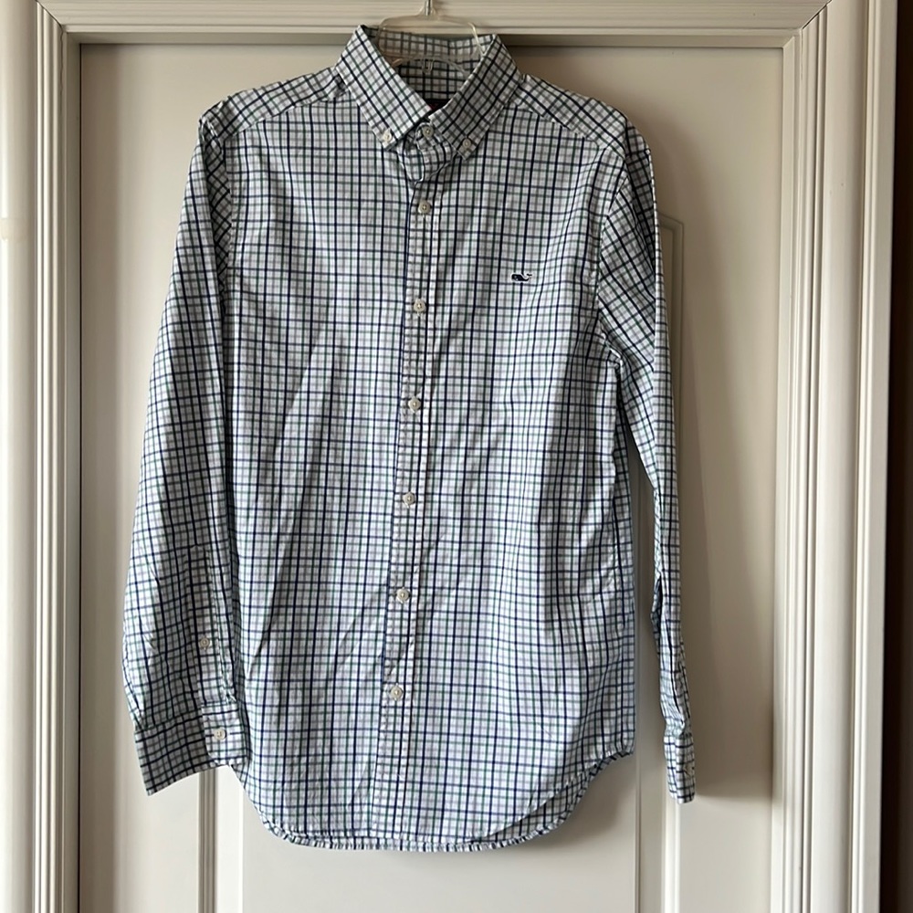 Men’s Vineyard Vines whale shirt size Small like new